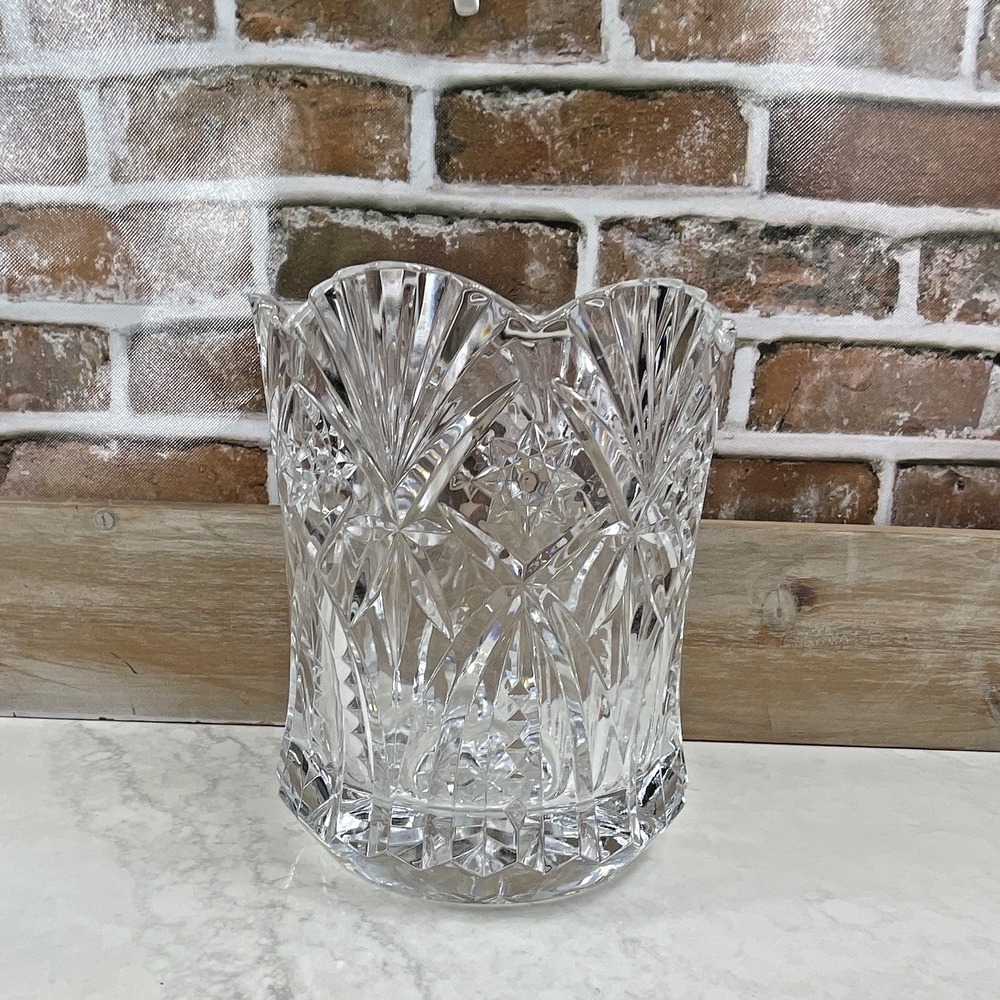 Vintage Crystal Vase – Beautiful Cut Design – Elegant Home Décor - NEW Condition